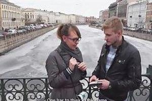 Молодая брюнетка Кристи на порно кастинге